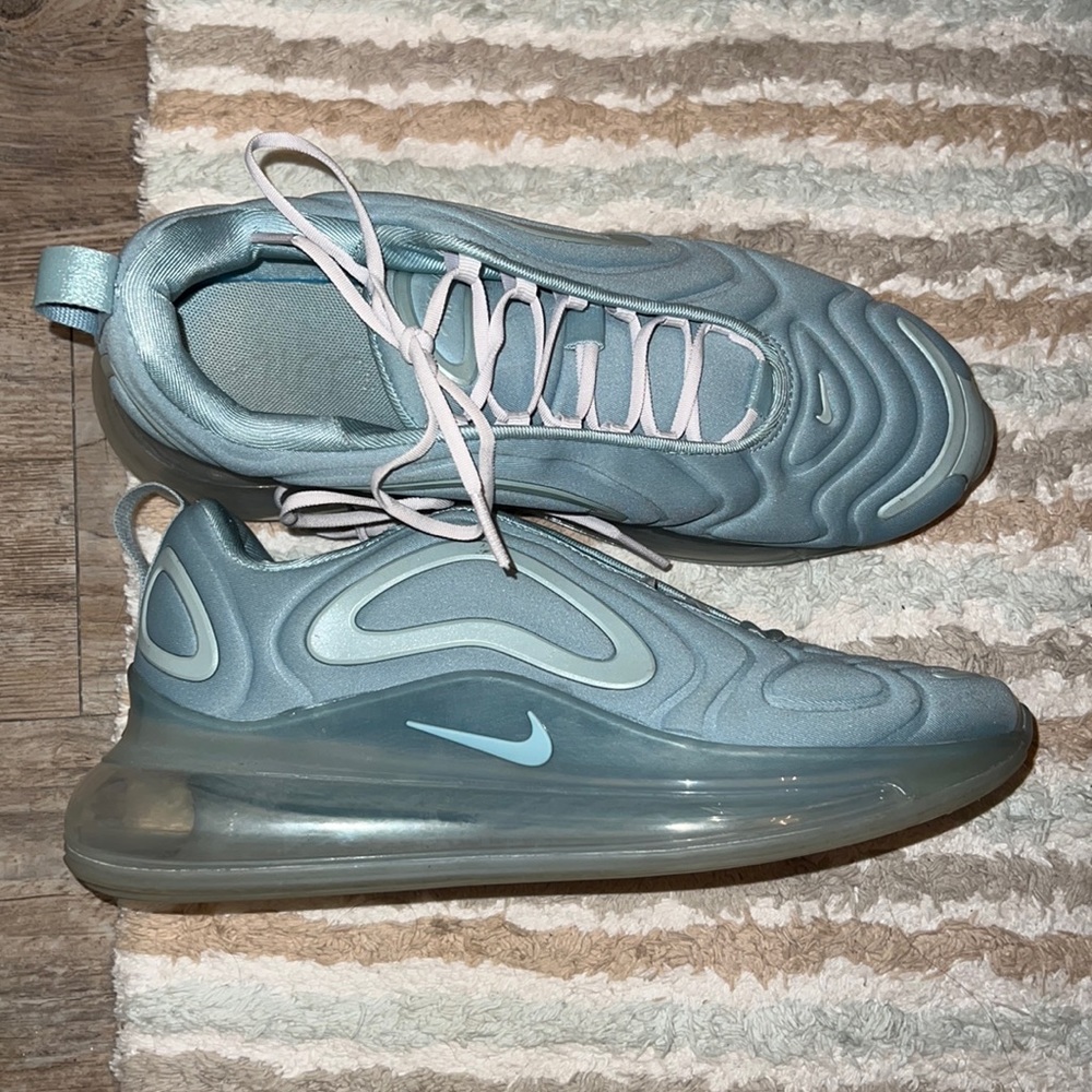 Nike Air Max 720 SE